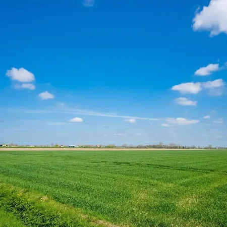 بيت للعطل De Genderense Hoeve