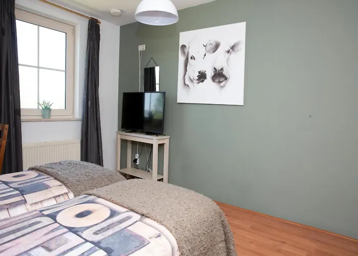 بيت للعطل De Genderense Hoeve *