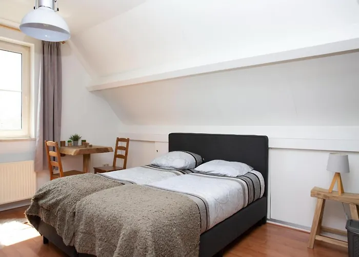 De Genderense Hoeve بيت للعطل Genderen