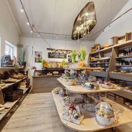 De Genderense Hoeve 펜션 Genderen