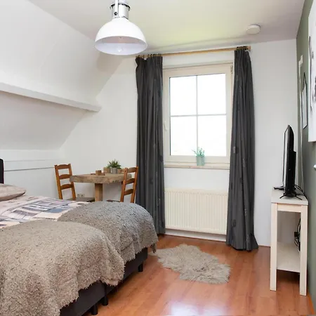 펜션 De Genderense Hoeve Genderen